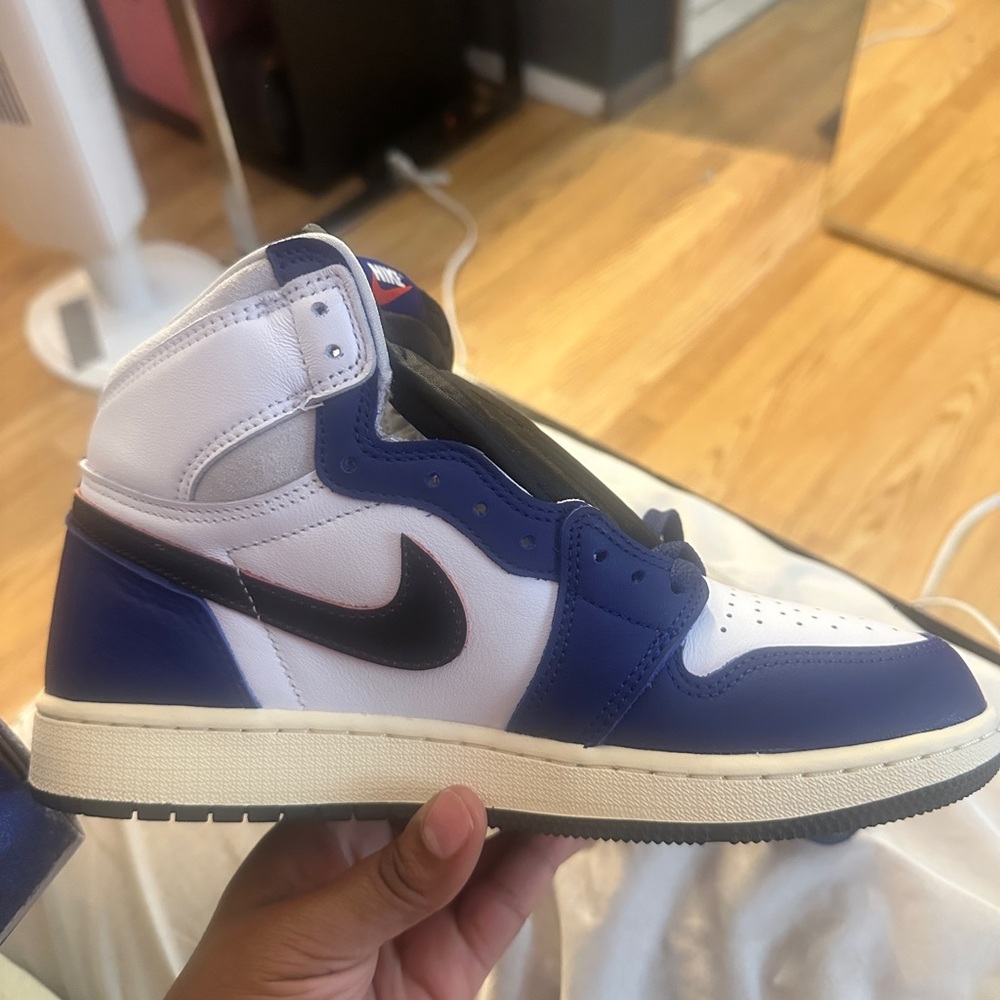 Nike Air Jordan 1 Mid Royal Blue White GS 7Y / Women’s 8.5 w/ Box (NEW)